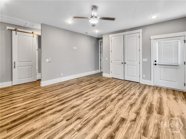 Building Photo - 417 W 32nd St