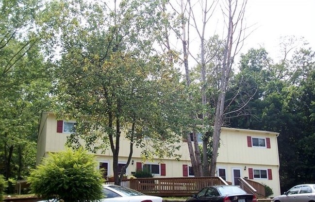 Primary - Randolph Macon Apartments