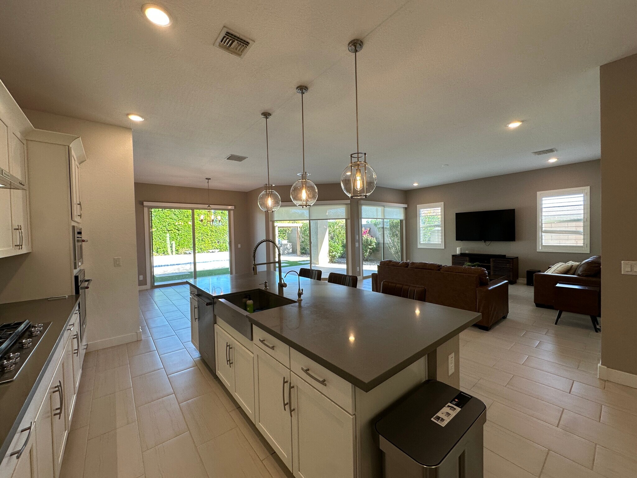 Building Photo - 1140 E Cherrywood Pl