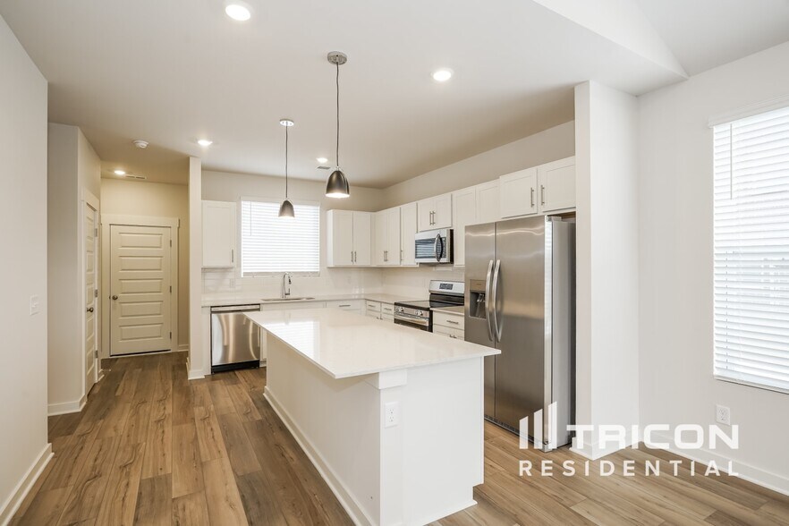 Building Photo - 6405 Lake Run Ct