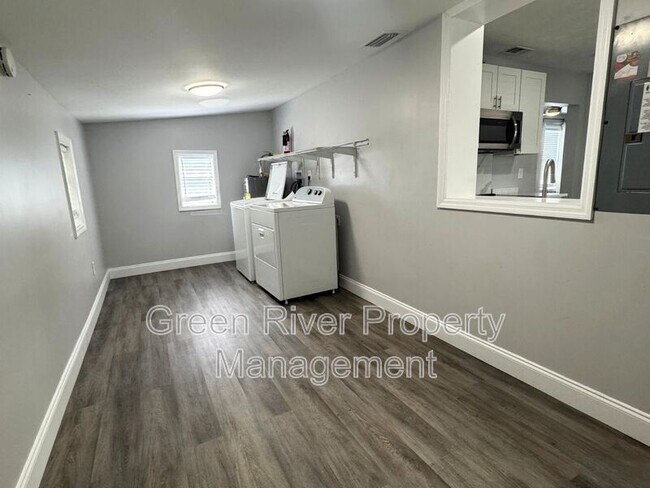 Building Photo - 2803 College St