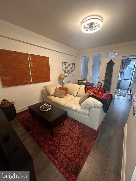 Building Photo - 1 Scott Cir NW