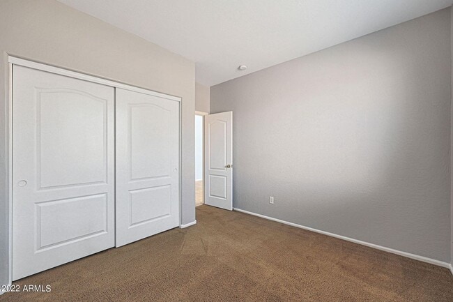 Building Photo - Gorgeous 5 Bedroom home with 3 Bathrooms and 3 car garage in Tolleson