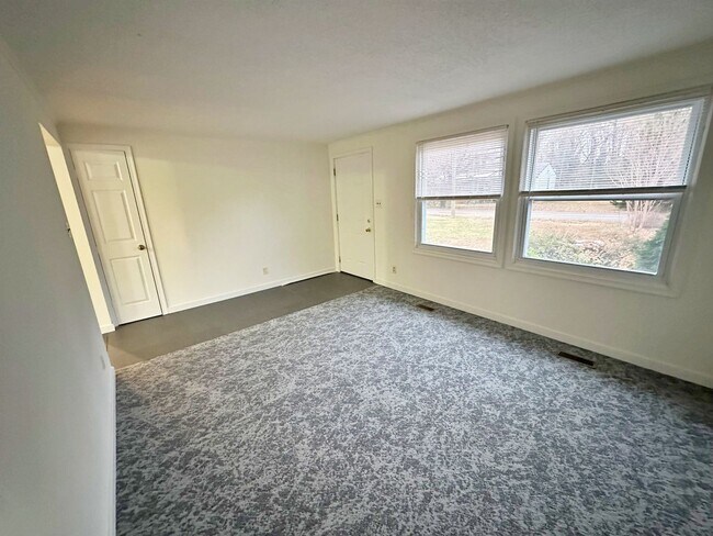 Building Photo - Renovated Rancher with 3 Bedrooms & 2 Baths!