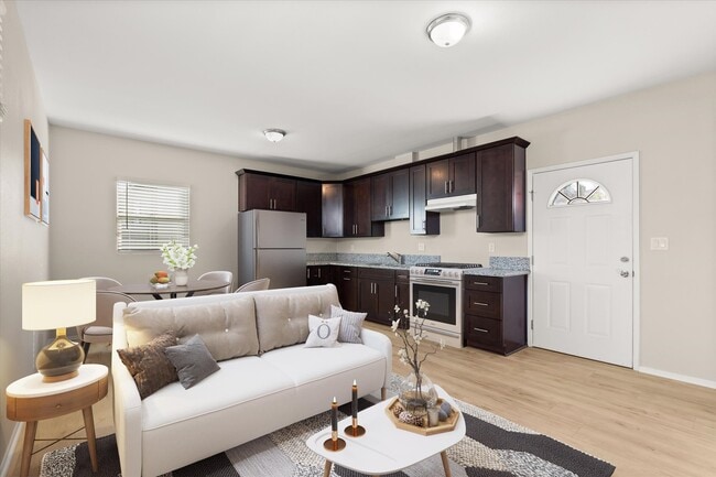 Building Photo - 2907 E Sawyer St