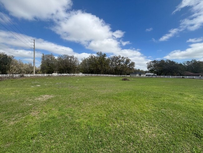 Building Photo - 3/3 Newly renovated on 3+ acres