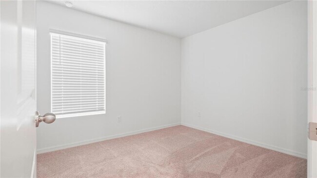 Building Photo - 2942 Lavanda Dr