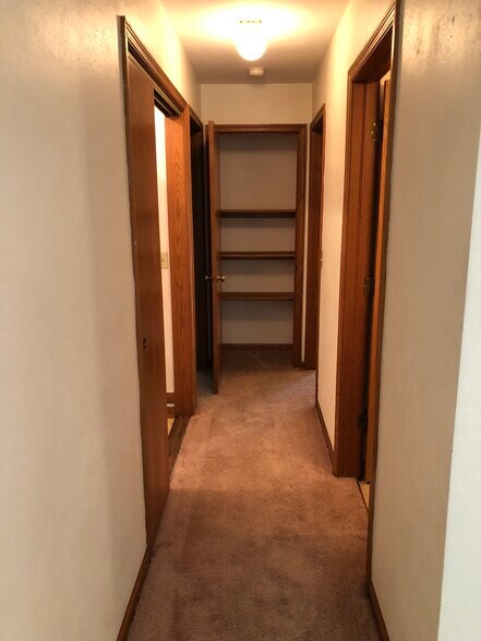 Hallway Closet - 4674 Hayes Rd