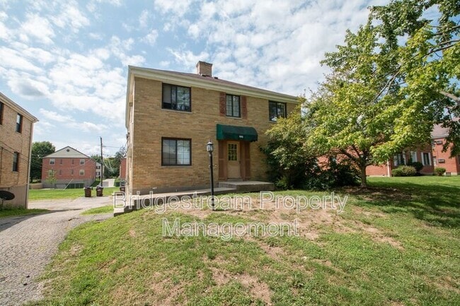 Building Photo - 550 Wiltshire Blvd