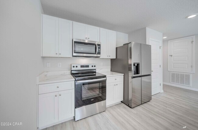 Building Photo - 282 Boggy Creek Way