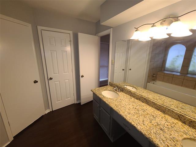 Building Photo - 2442 Hallmark St