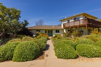 Building Photo - 1121 Mercer Ave