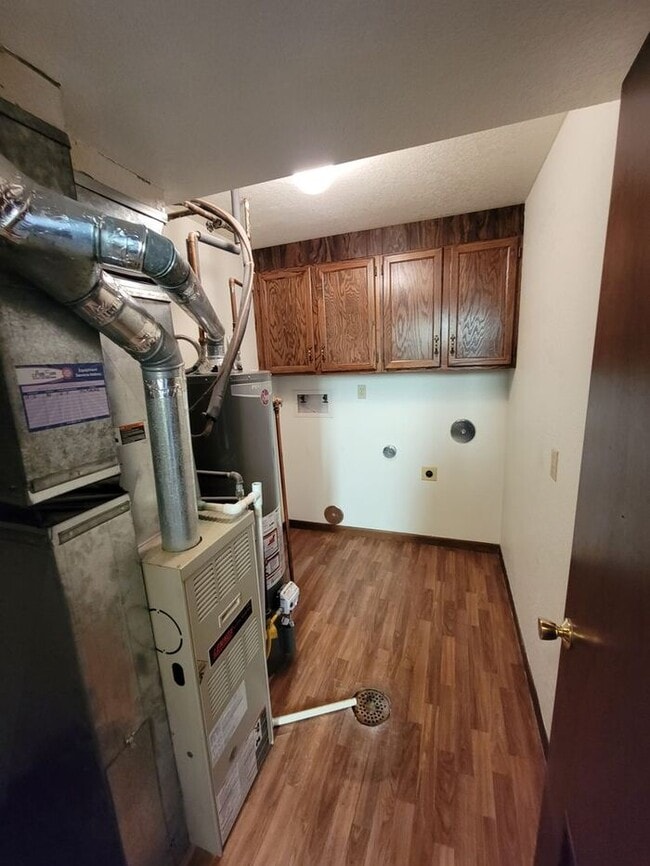 Building Photo - 2 Bed/2 Bath Duplex