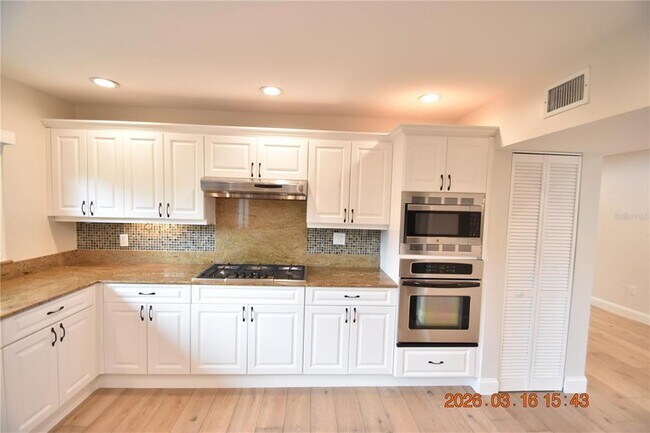 Building Photo - 571 Luzon Ave