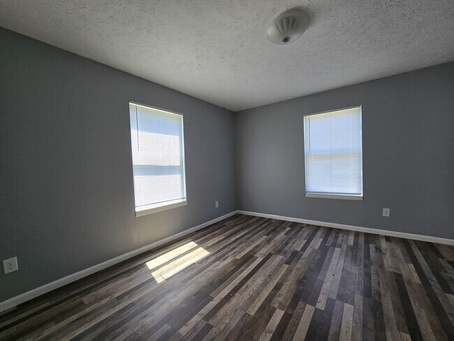Building Photo - 4489 Ammon Ave