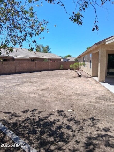 Building Photo - 35497 N Shorthorn Trail