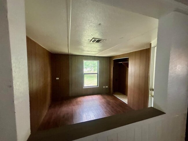 Building Photo - 18602 River Timber Dr