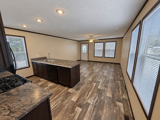 Building Photo - 41 Bluebird Hill Dr