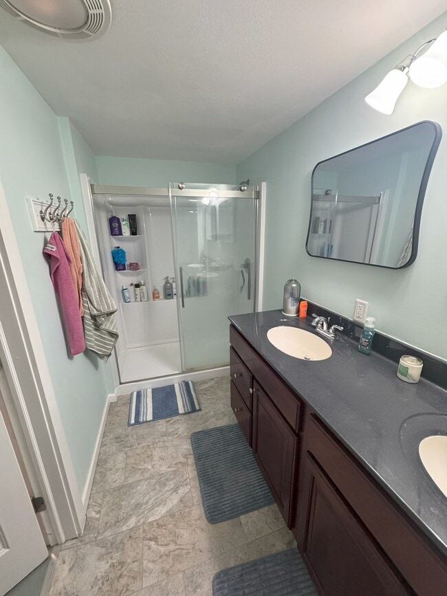 Building Photo - 94 W Cayuga St