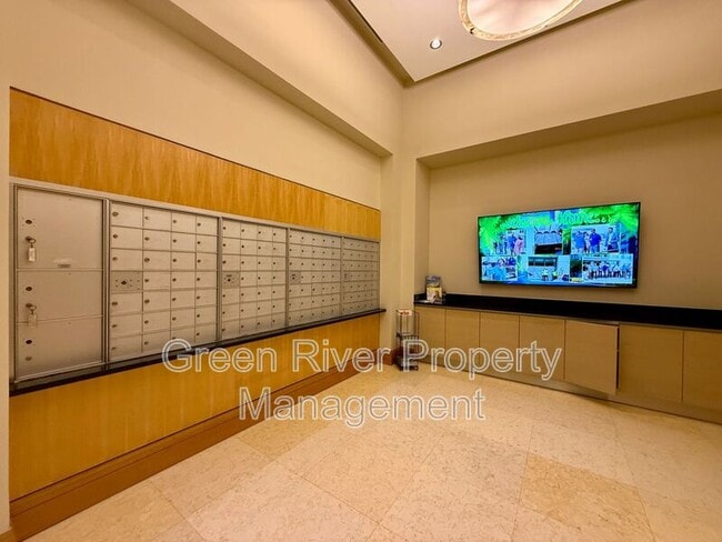 Building Photo - 1431 Riverplace Blvd
