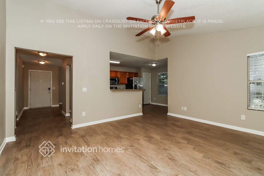 Building Photo - 1830 Killarney Dr SW