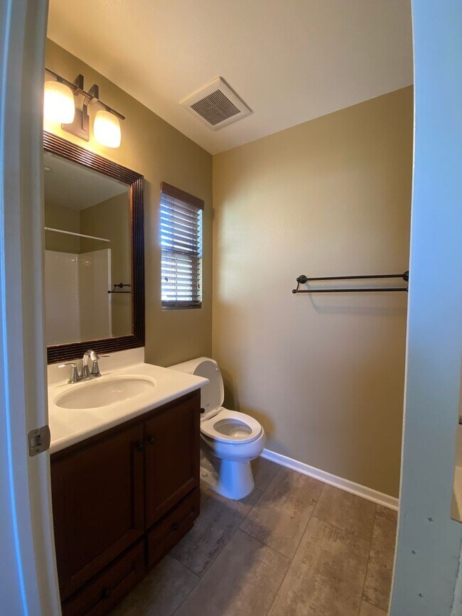 Building Photo - Victoria Gardens Three Bedroom Condo
