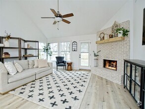 Building Photo - 4109 Moss Hollow Dr