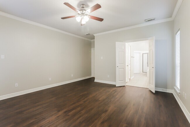 Building Photo - 5623 Evergreen Valley Dr