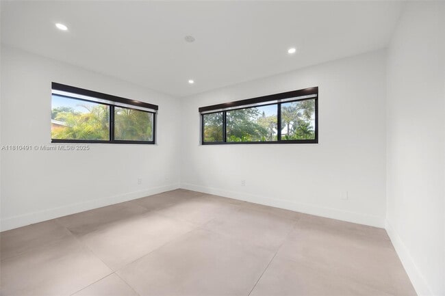 Building Photo - 8401 SW 142nd St