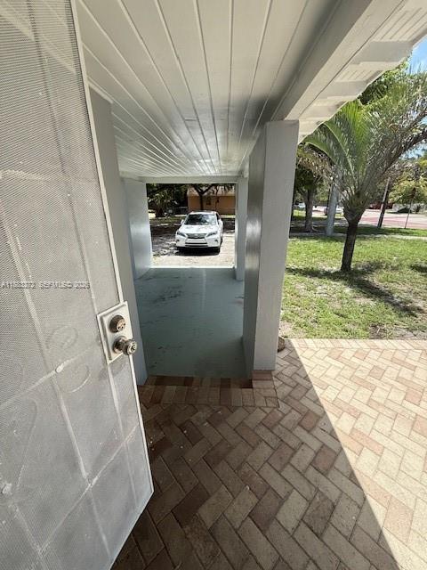 Building Photo - 13300 NE 10th Ave