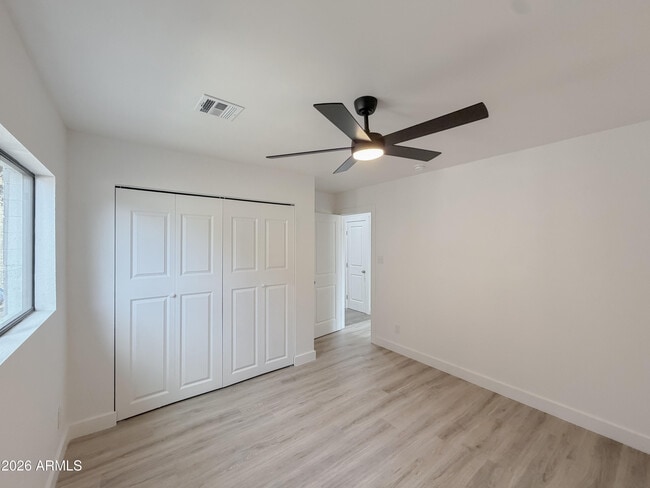 Building Photo - 1015 E Concorda Dr