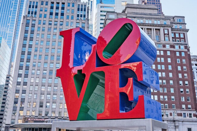 Building Photo - 309 Vine St