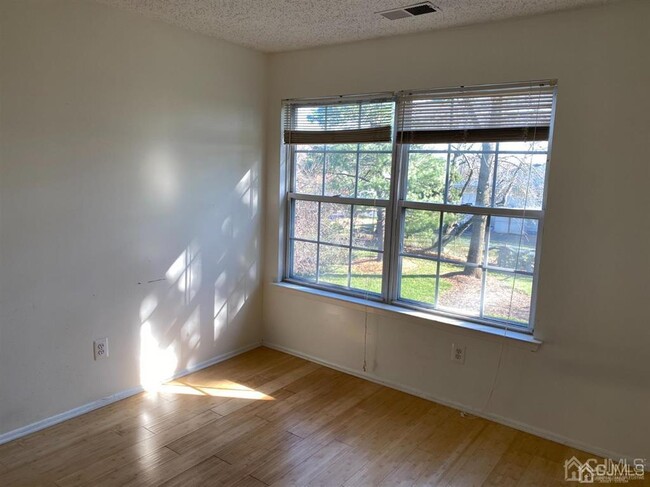 Building Photo - 104 Orion Rd