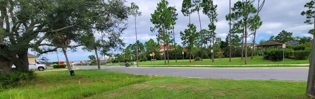 Building Photo - Venetian Villa 2 Bedroom 2 Bath 2 Car Garage w/Waterview!