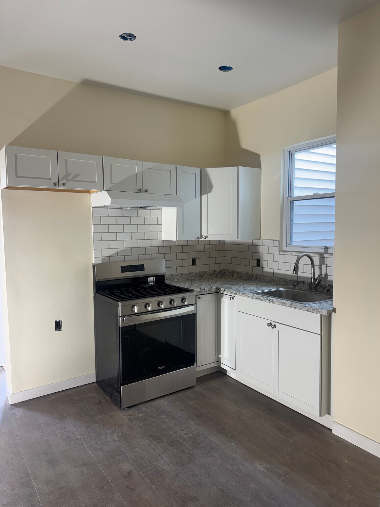 Building Photo - 213 Harrison Ave