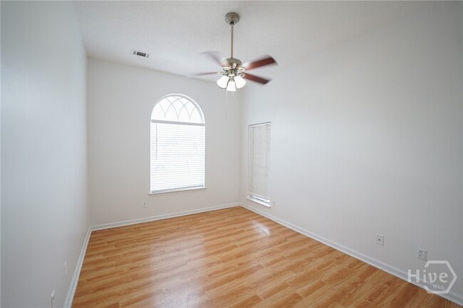 Building Photo - 108 Steven St