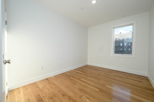 Building Photo - 1707 Palisade Ave