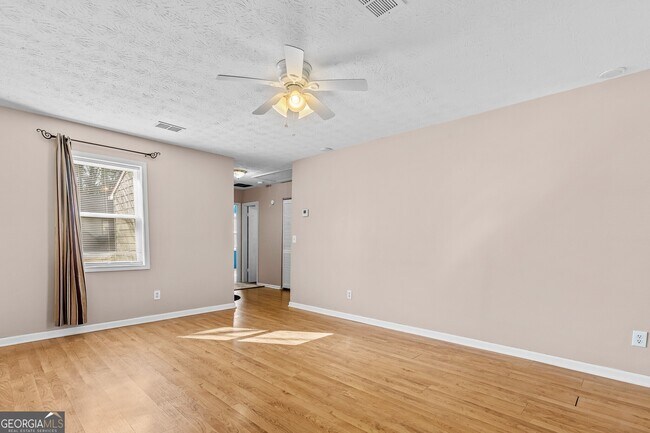 Building Photo - 236 Mateo Walk