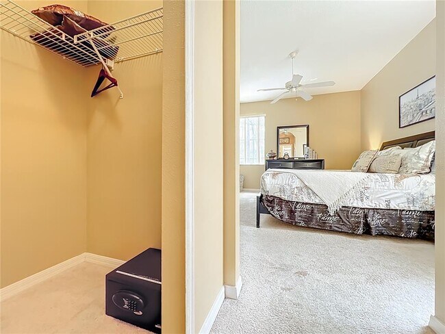 Building Photo - 520 Orista Dr