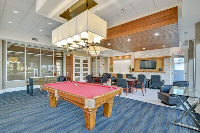 Building Photo - 241 Riverside Dr