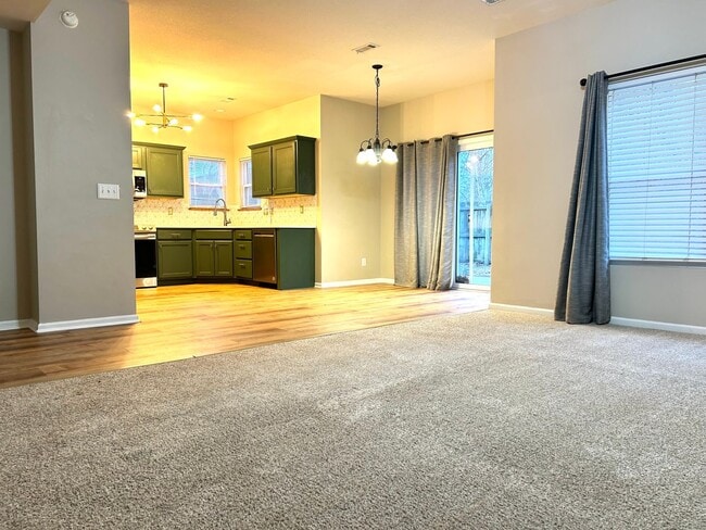 Building Photo - Charming 3-Bedroom Home with Modern Amenities and Elegant Finishes