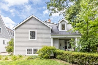 Building Photo - 1834 Fairview St