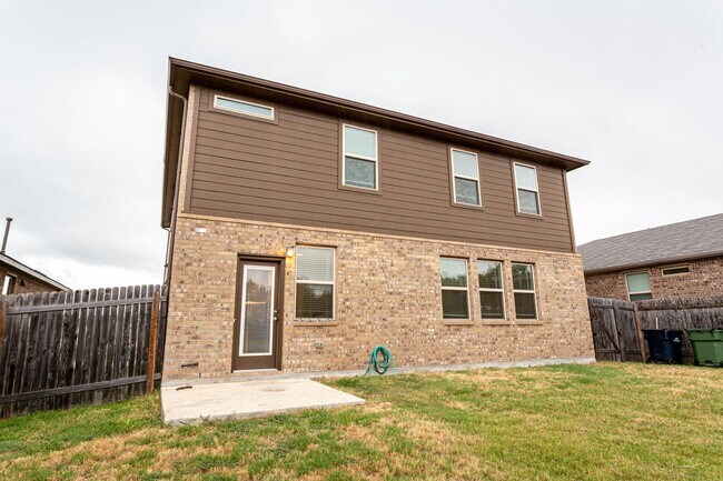Building Photo - Bright & Spacious 5-Bedroom, 3-Bath Home i...