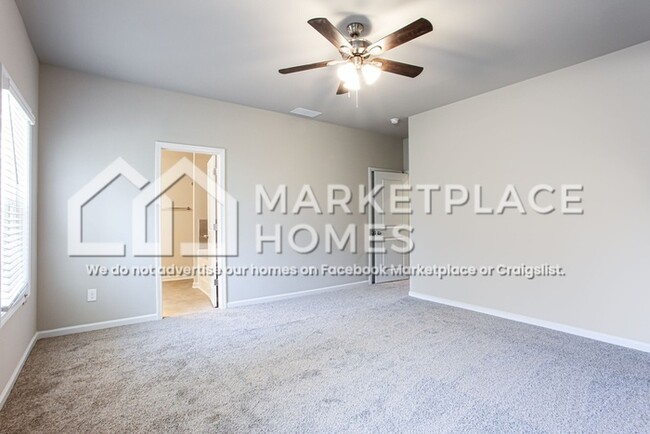 Building Photo - 226 W L Miller Dr