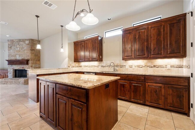 Building Photo - 1 Chandon Ln