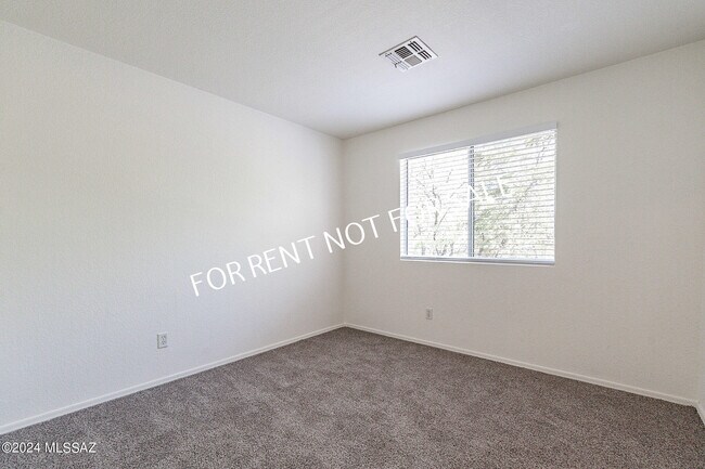 Building Photo - 7442 W Sonesta Dr