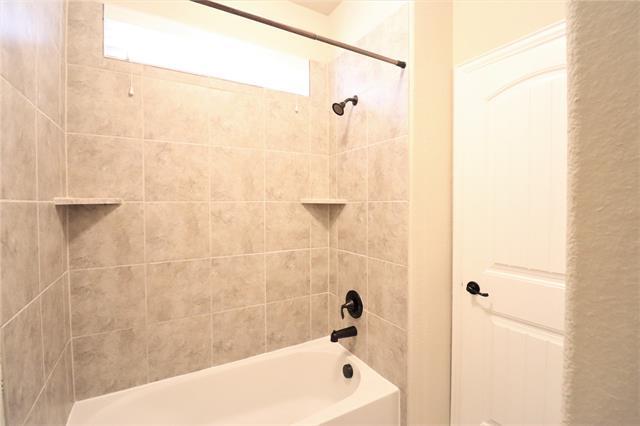 Building Photo - 5070 Kerstyn Dr