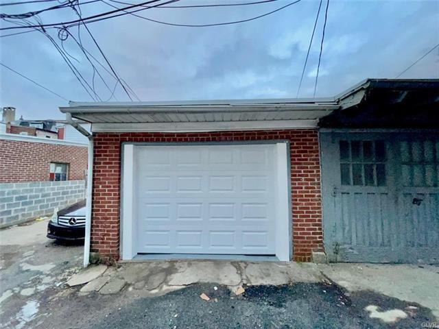 Building Photo - 744 N Ninth St