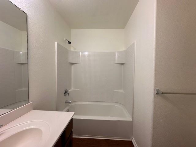 Building Photo - 433 Emerald Creek Dr