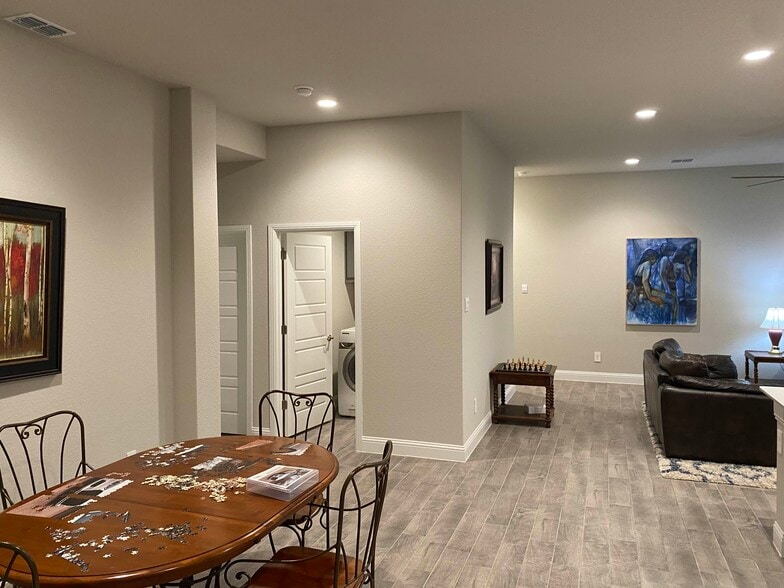 Common area - 2309 Kendolph Dr